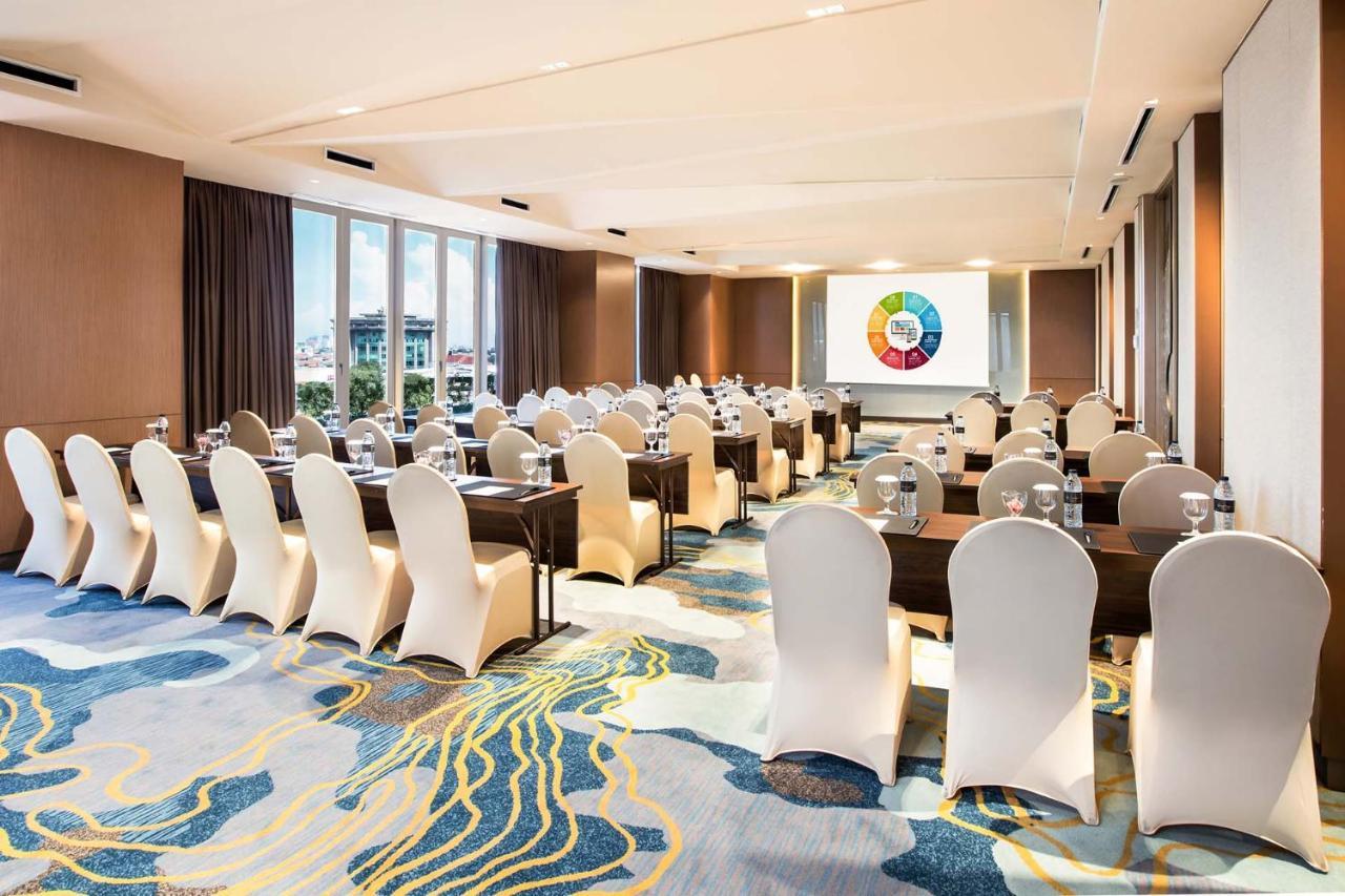 แกรนด์ ดาฟาม ซิกเนเจอร์ สุราบายา Hotel ภายนอก รูปภาพ