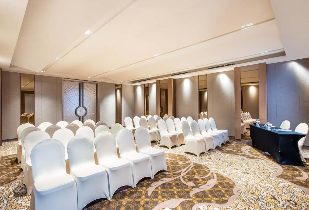 แกรนด์ ดาฟาม ซิกเนเจอร์ สุราบายา Hotel ภายนอก รูปภาพ