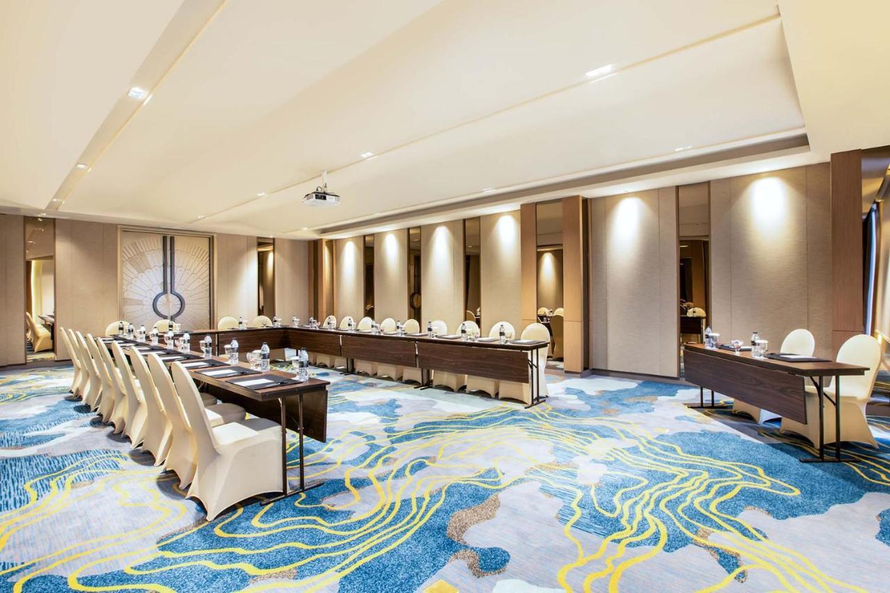 แกรนด์ ดาฟาม ซิกเนเจอร์ สุราบายา Hotel ภายนอก รูปภาพ