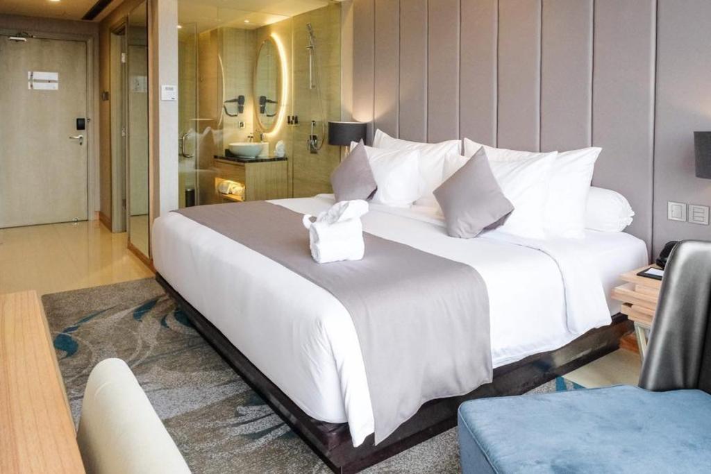 แกรนด์ ดาฟาม ซิกเนเจอร์ สุราบายา Hotel ภายนอก รูปภาพ