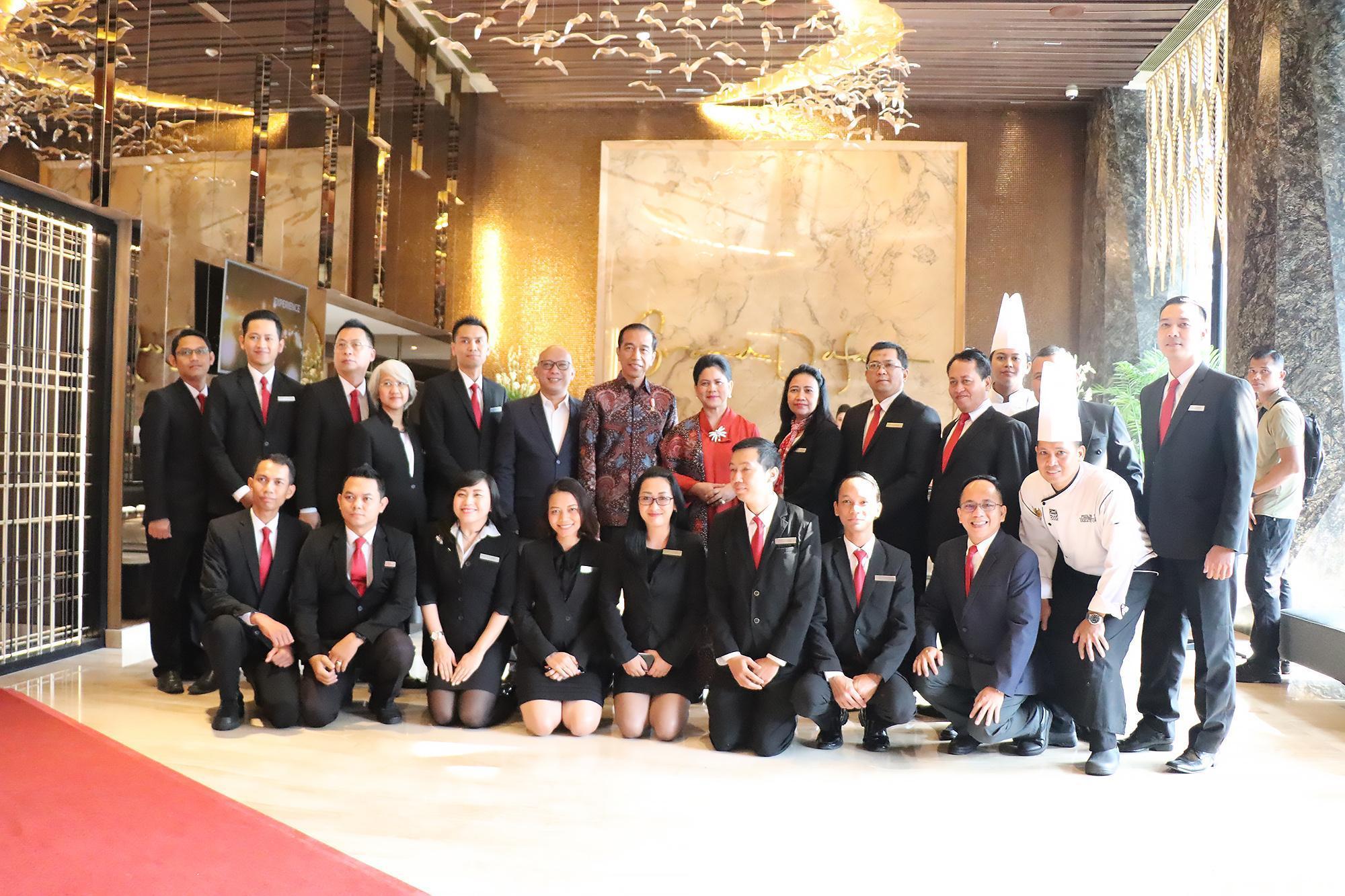 แกรนด์ ดาฟาม ซิกเนเจอร์ สุราบายา Hotel ภายนอก รูปภาพ