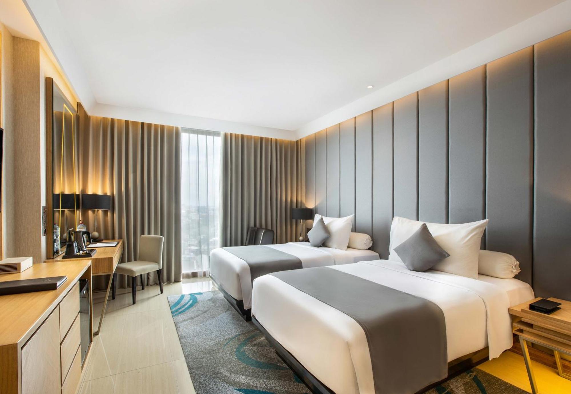 แกรนด์ ดาฟาม ซิกเนเจอร์ สุราบายา Hotel ภายนอก รูปภาพ