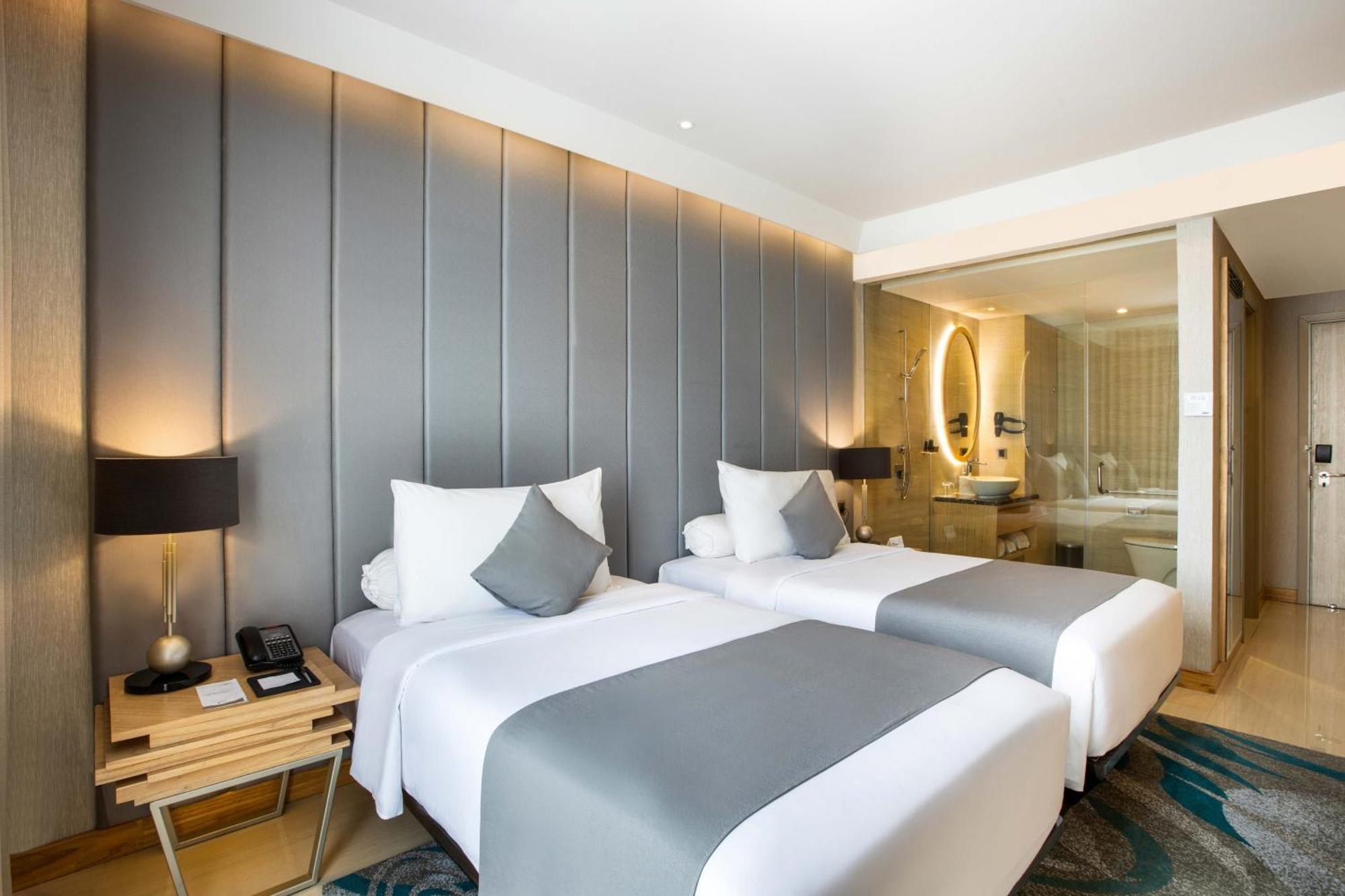 แกรนด์ ดาฟาม ซิกเนเจอร์ สุราบายา Hotel ห้อง รูปภาพ