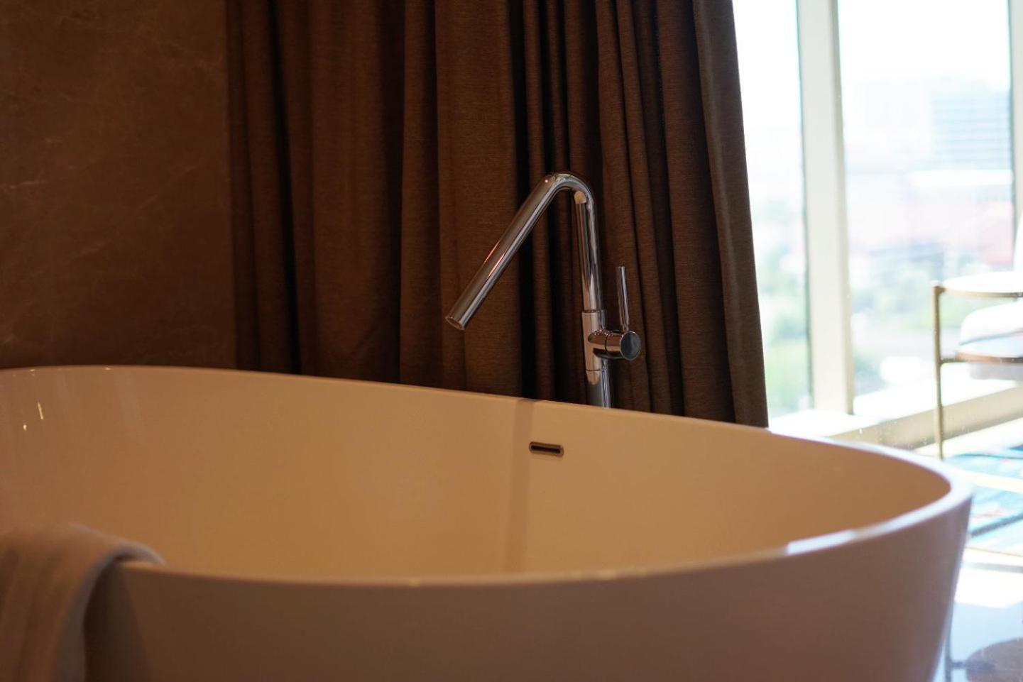 แกรนด์ ดาฟาม ซิกเนเจอร์ สุราบายา Hotel ภายนอก รูปภาพ