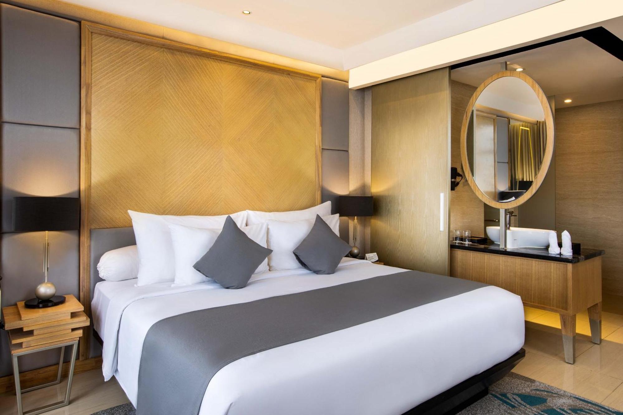 แกรนด์ ดาฟาม ซิกเนเจอร์ สุราบายา Hotel ภายนอก รูปภาพ